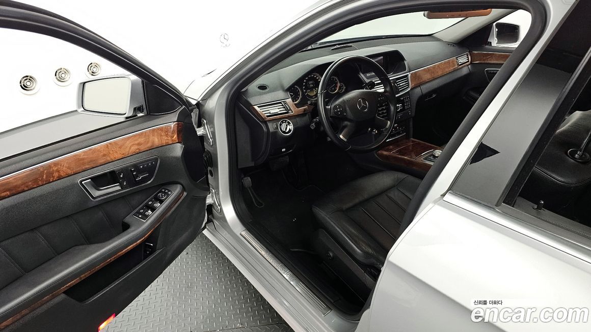 Mercedes-Benz E-Class 2012