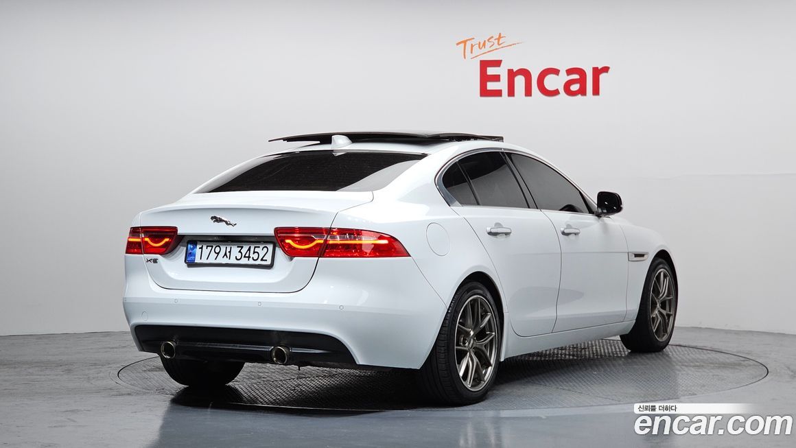 Jaguar XE 2017