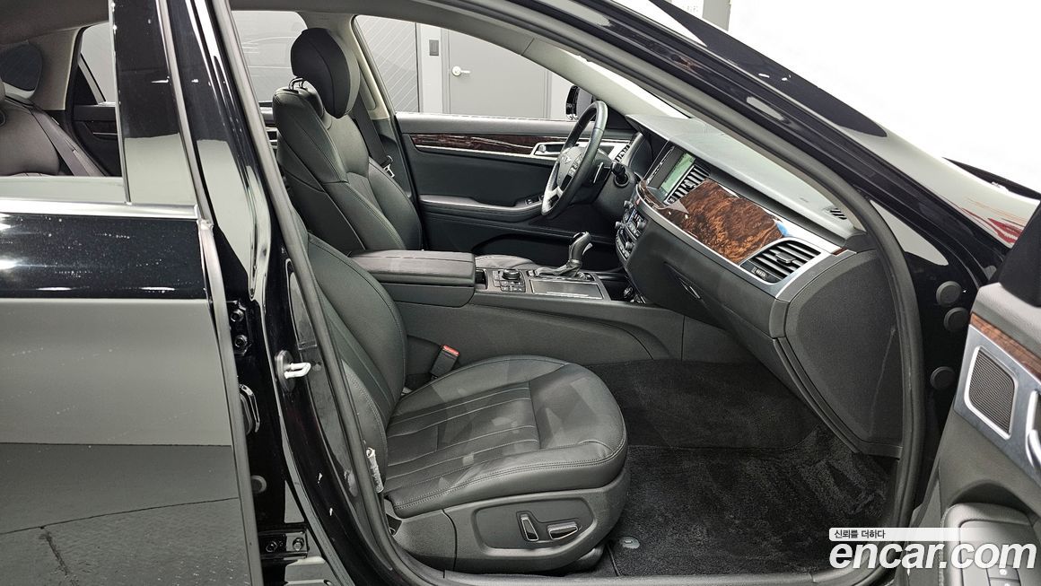 Hyundai Genesis 2016