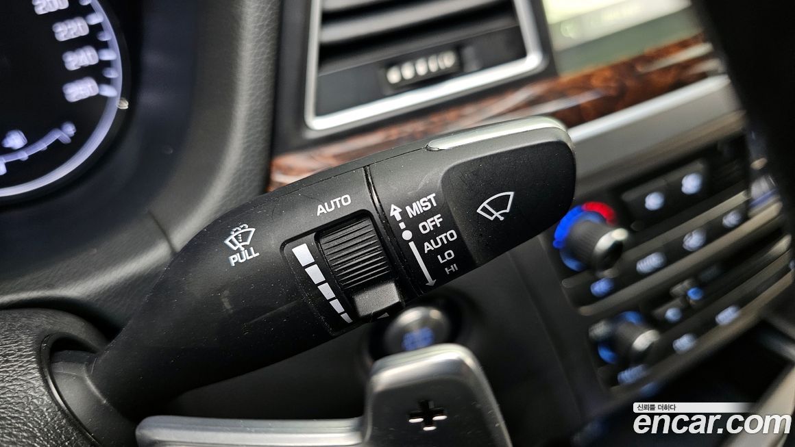 Hyundai Genesis 2016