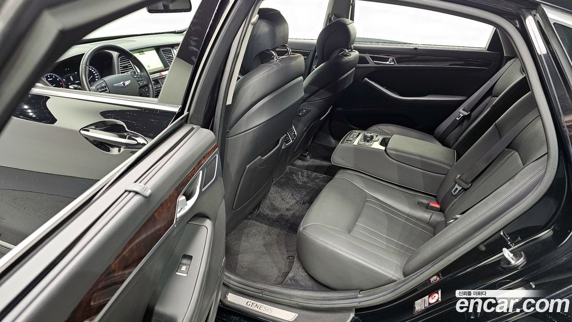 Hyundai Genesis 2016