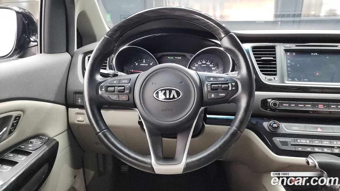 Kia Canival 2018