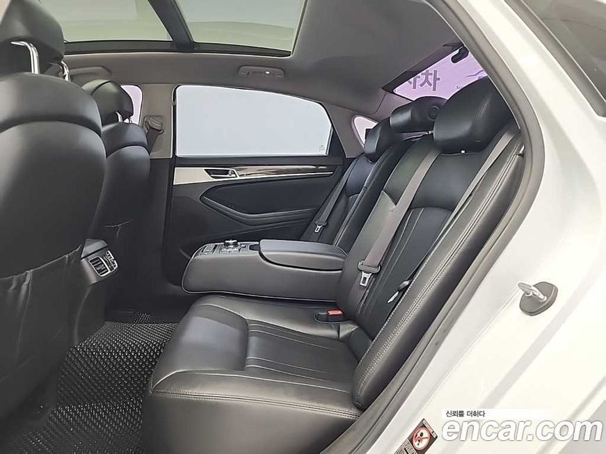 Hyundai Genesis 2016