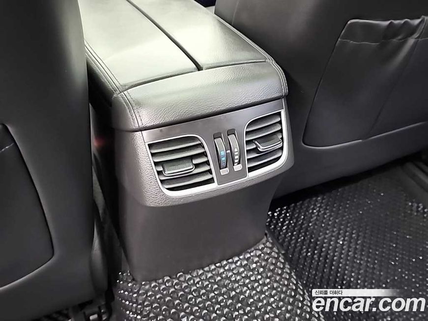 Hyundai Genesis 2016