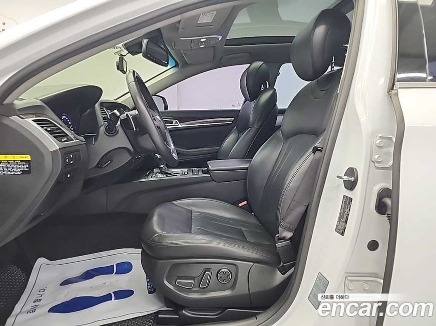 Hyundai Genesis 2016