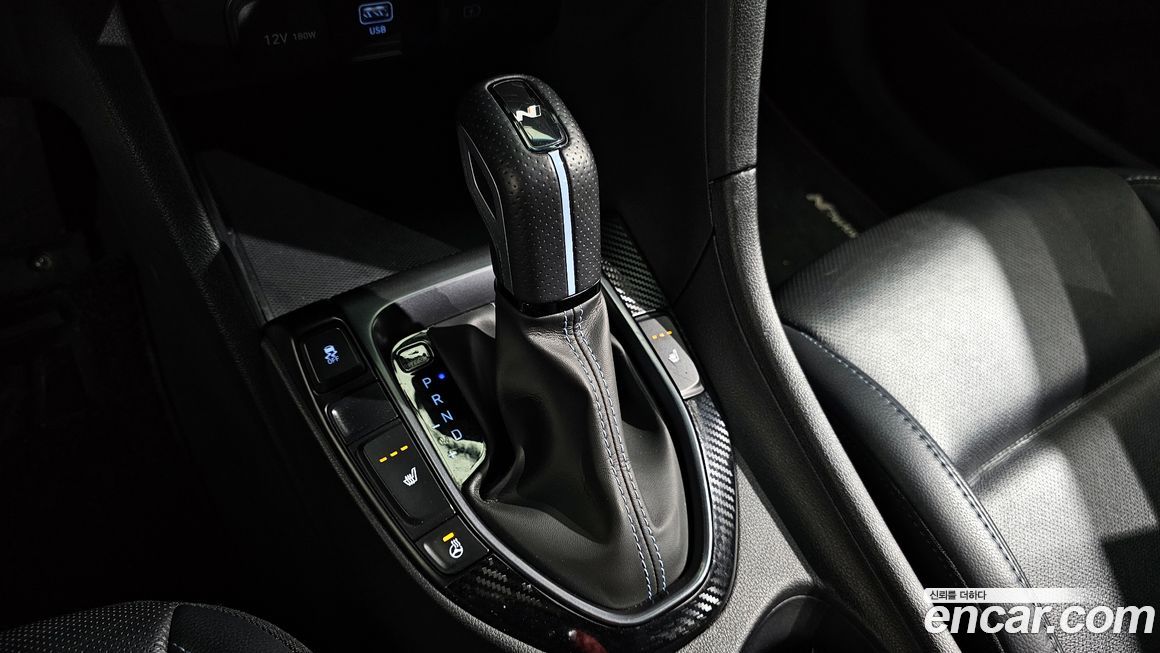 Hyundai Veloster 2021