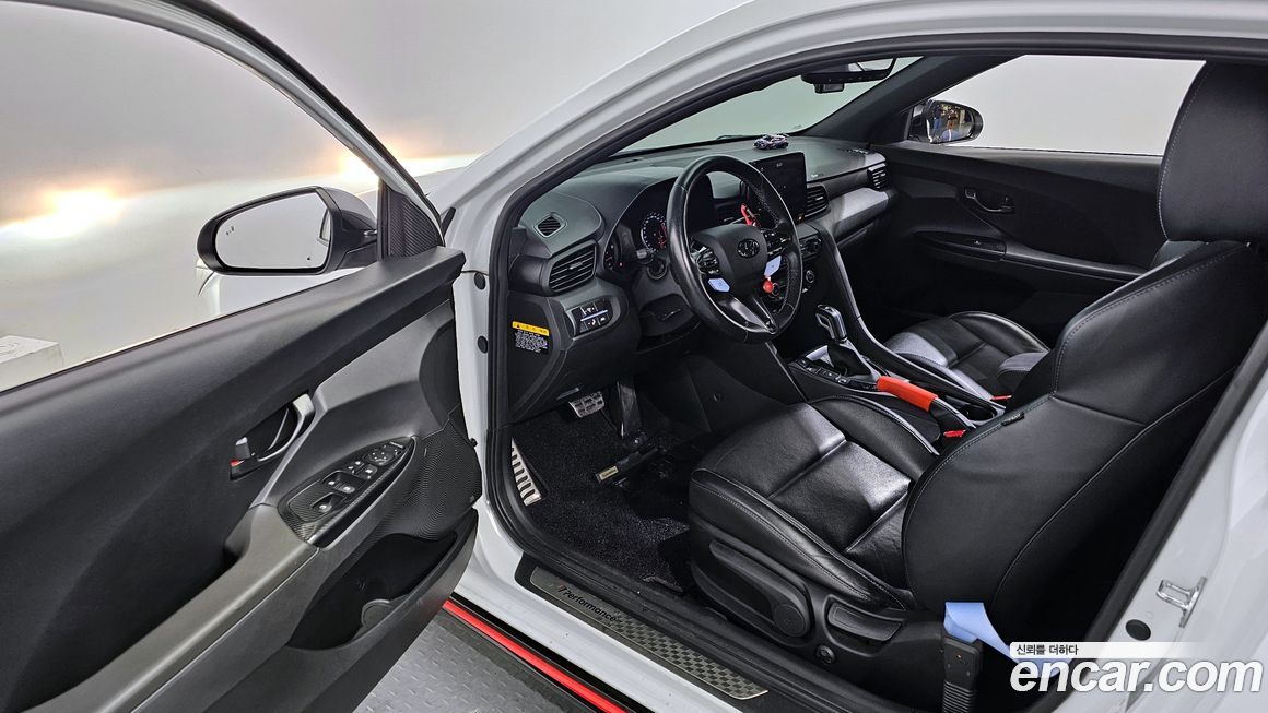 Hyundai Veloster 2021