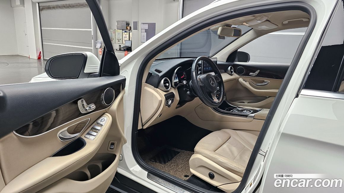 Mercedes-Benz GLC-Class 2017