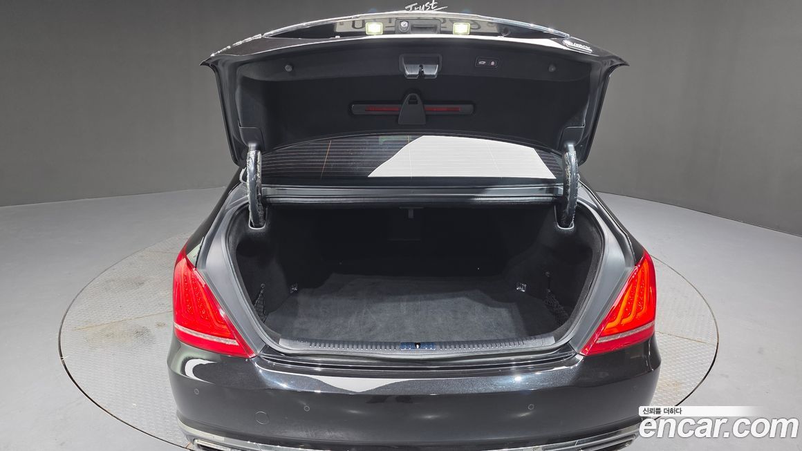 Genesis EQ900 2018