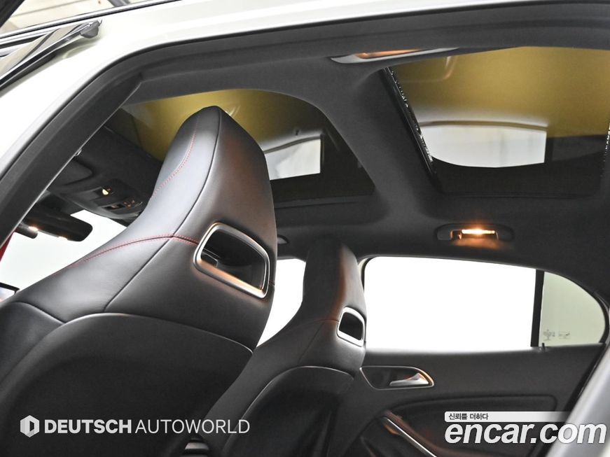 Mercedes-Benz GLA-Class 2015