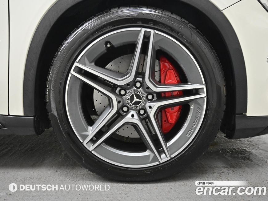 Mercedes-Benz GLA-Class 2015