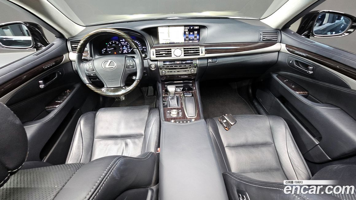 Lexus LS 2015