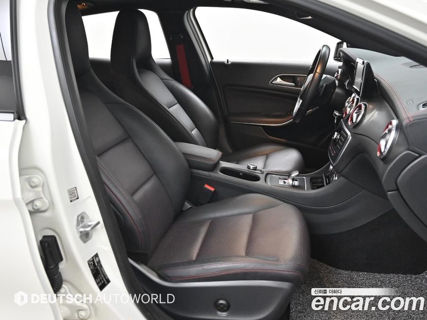 Mercedes-Benz GLA-Class 2015