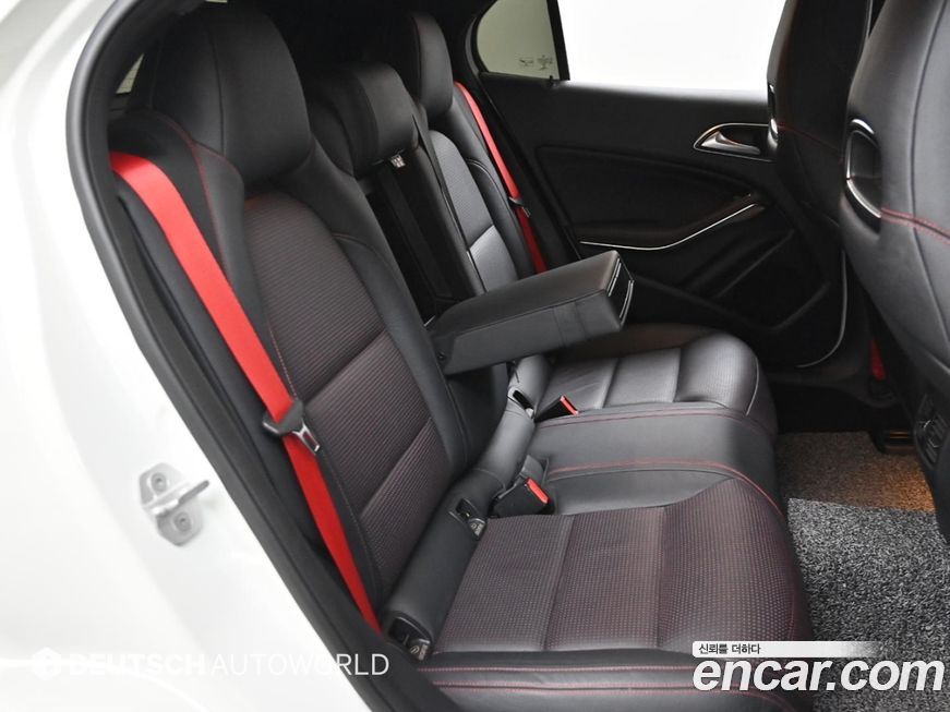 Mercedes-Benz GLA-Class 2015