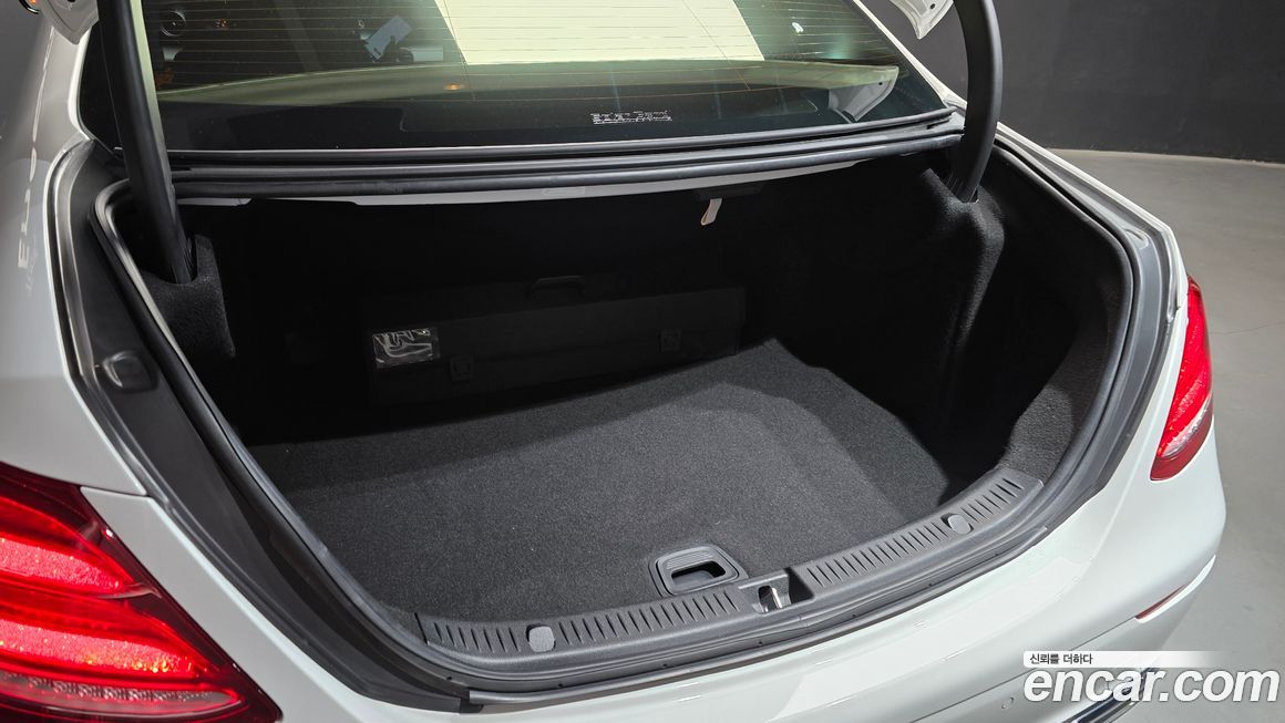 Mercedes-Benz E-Class 2018