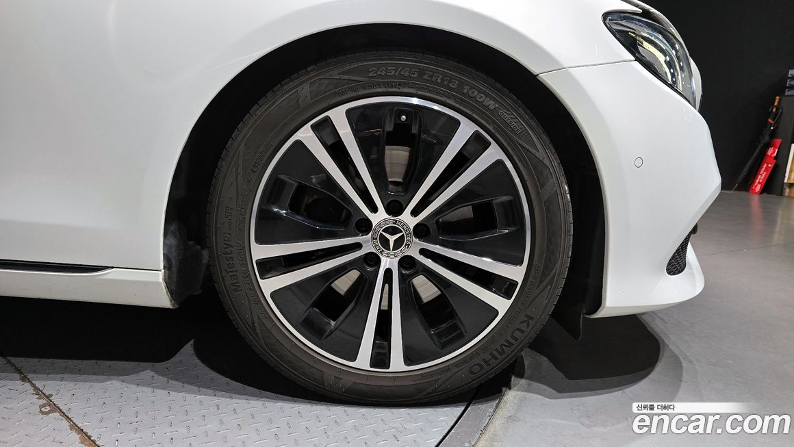 Mercedes-Benz E-Class 2018