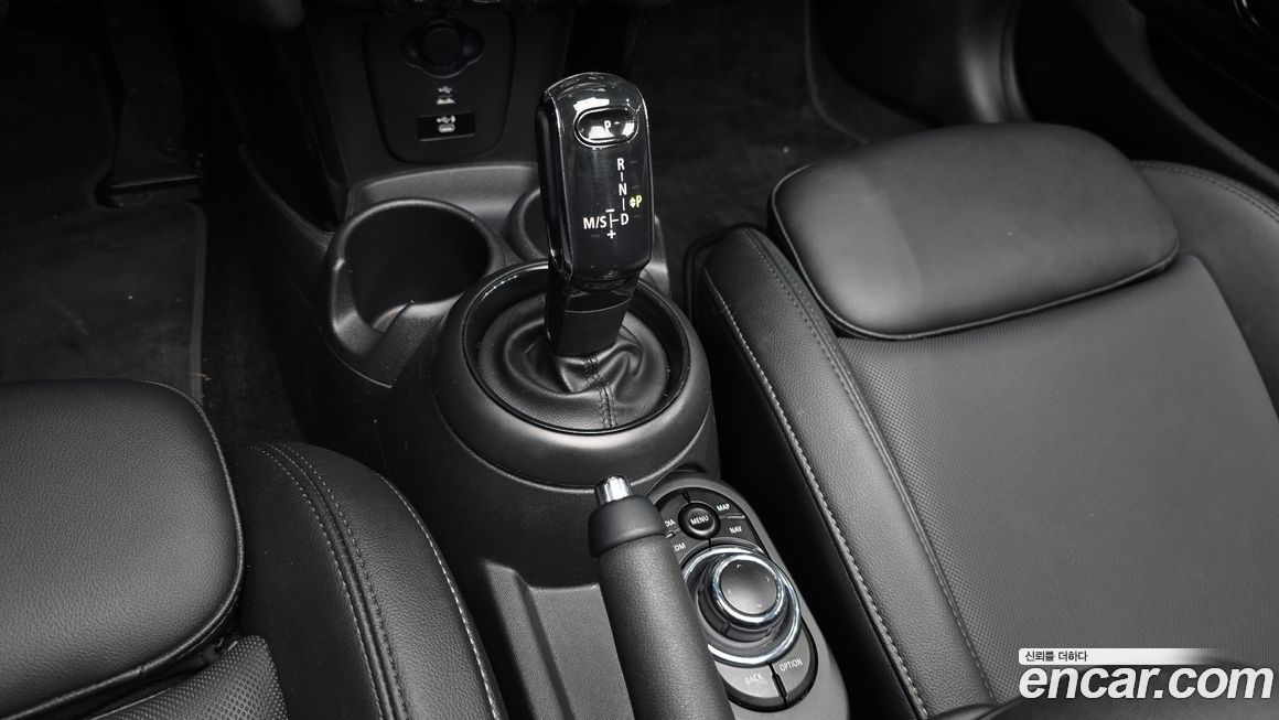 Mini Cooper Convertible 2022