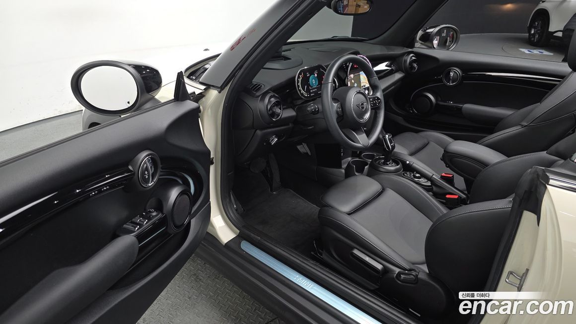 Mini Cooper Convertible 2022