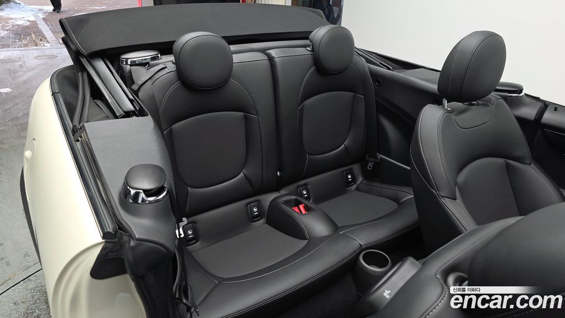 Mini Cooper Convertible 2022