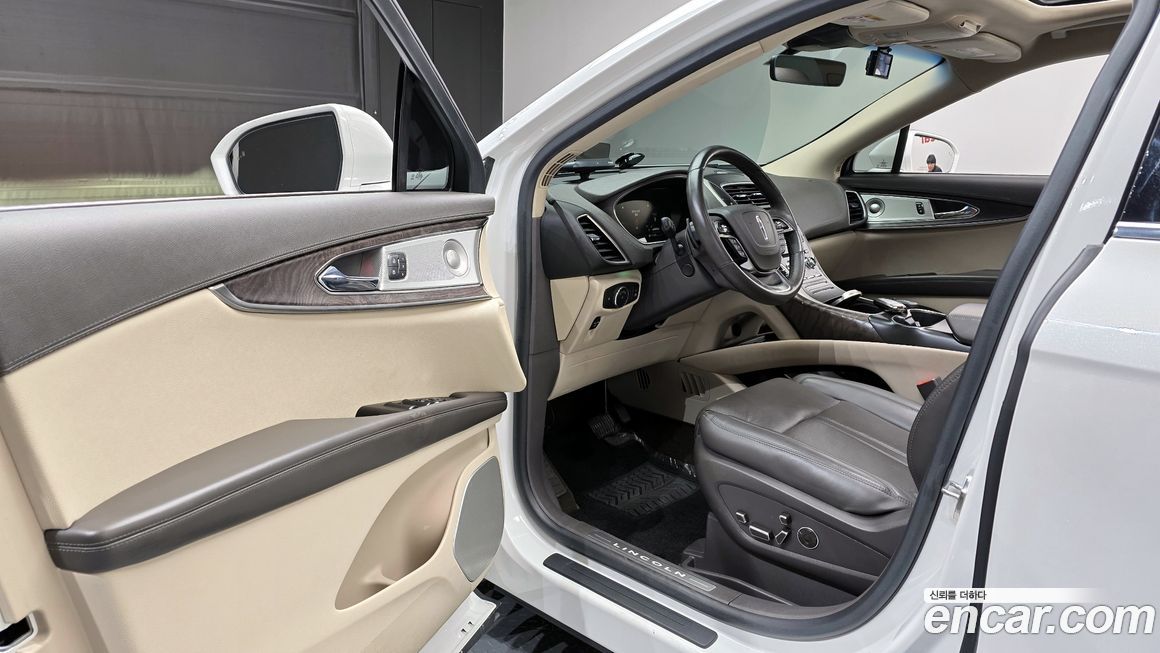 Lincoln Nautilus 2020