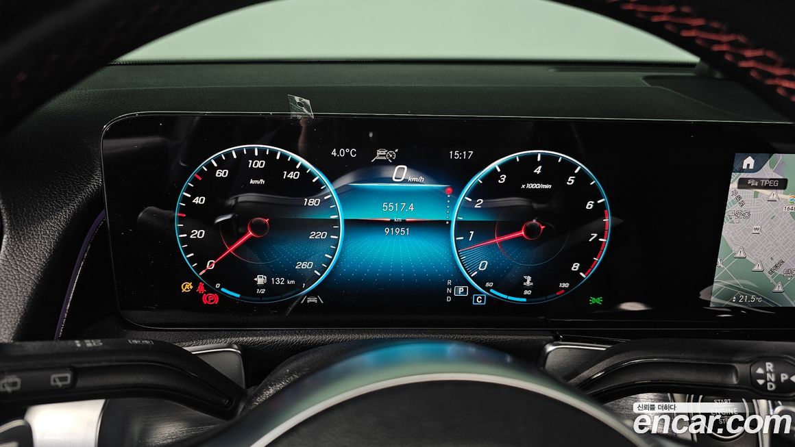 Mercedes-Benz GLB-Class 2021