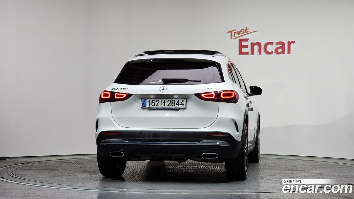 Mercedes-Benz GLA-Class 2020