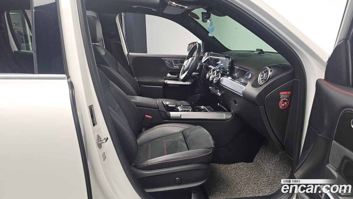 Mercedes-Benz GLB-Class 2021