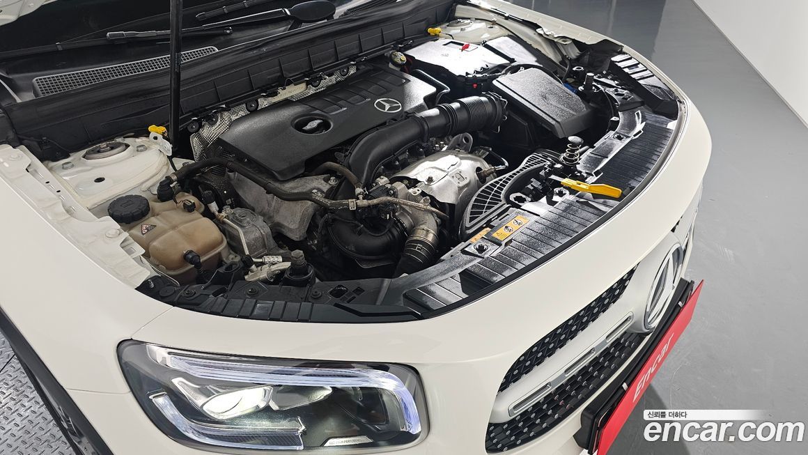 Mercedes-Benz GLB-Class 2021