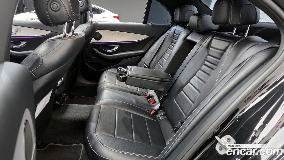 Mercedes-Benz E-Class 2021