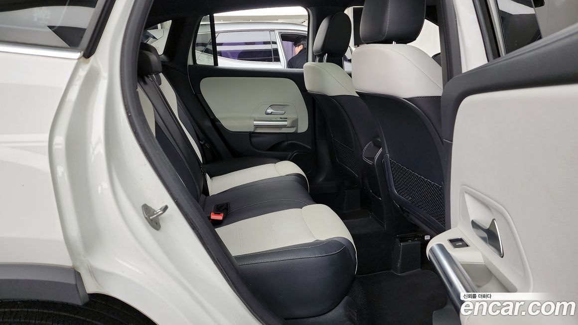 Mercedes-Benz GLA-Class 2020