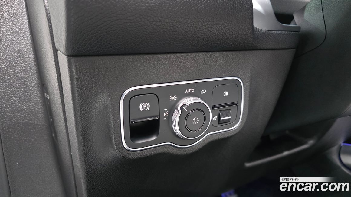 Mercedes-Benz GLB-Class 2021