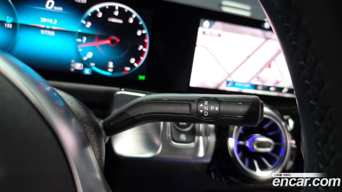 Mercedes-Benz GLB-Class 2021