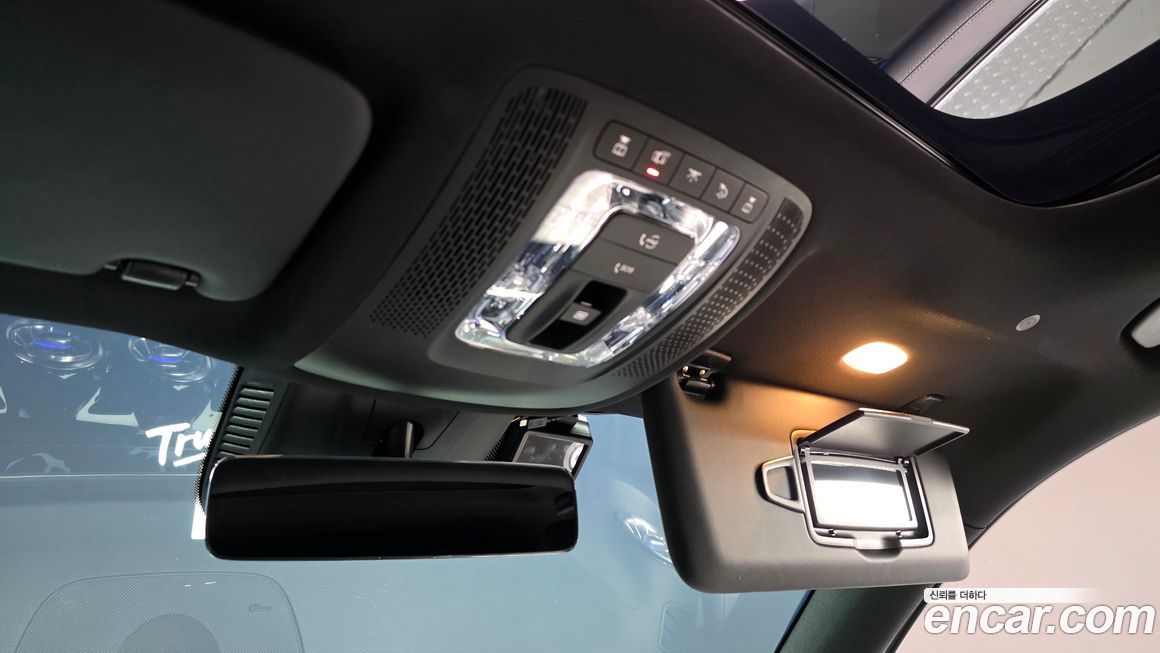 Mercedes-Benz GLB-Class 2021