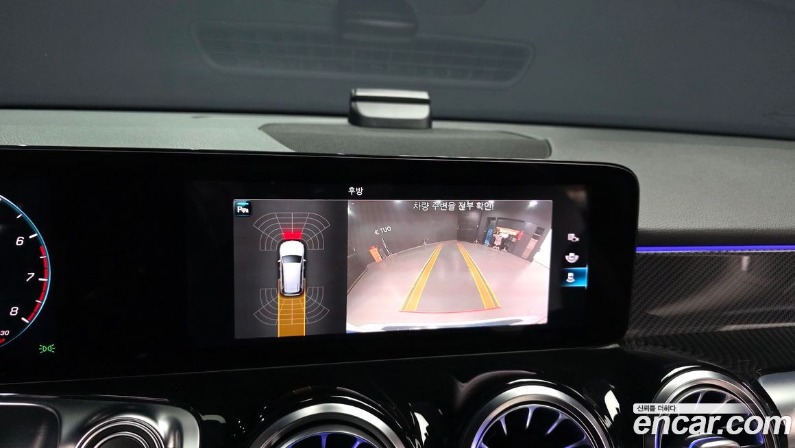 Mercedes-Benz GLB-Class 2021