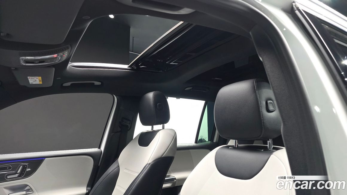 Mercedes-Benz GLB-Class 2021