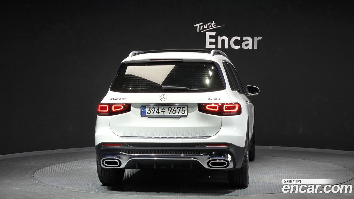 Mercedes-Benz GLB-Class 2021