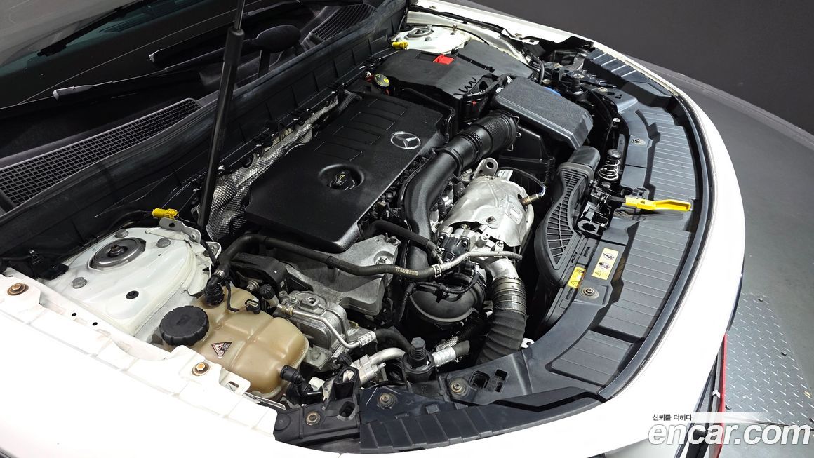 Mercedes-Benz GLB-Class 2021