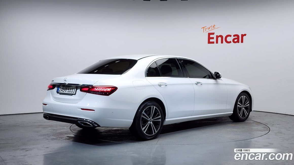 Mercedes-Benz E-Class 2021