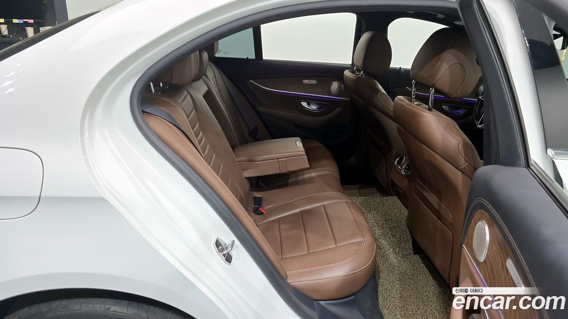 Mercedes-Benz E-Class 2021