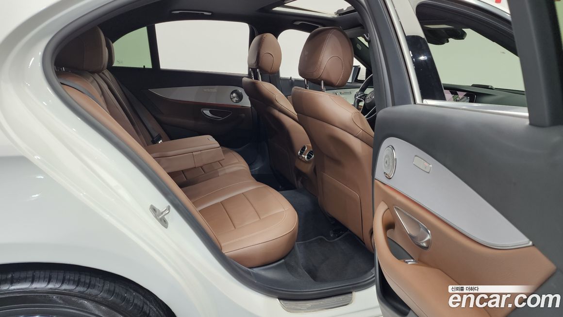 Mercedes-Benz E-Class 2021