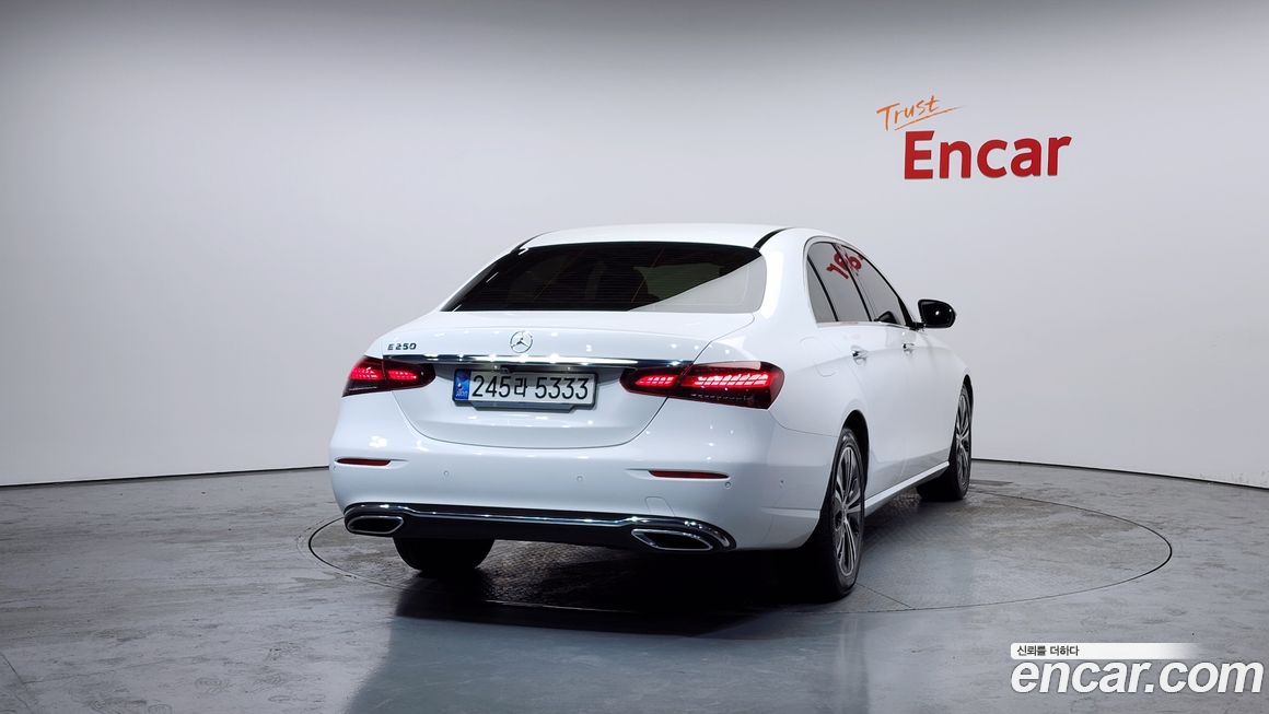 Mercedes-Benz E-Class 2021