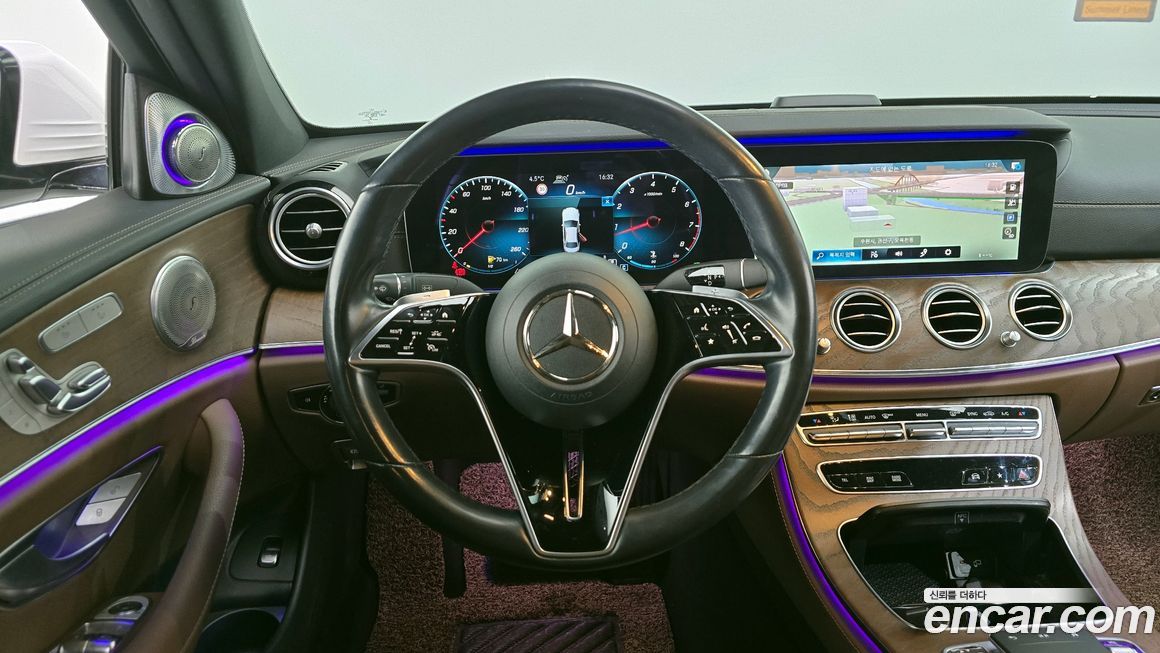 Mercedes-Benz E-Class 2021