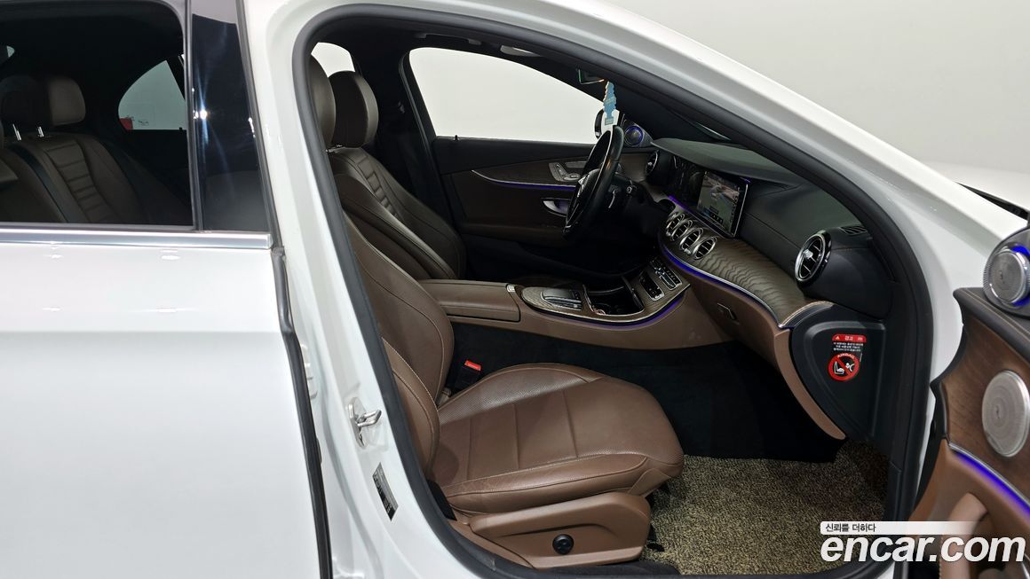 Mercedes-Benz E-Class 2021