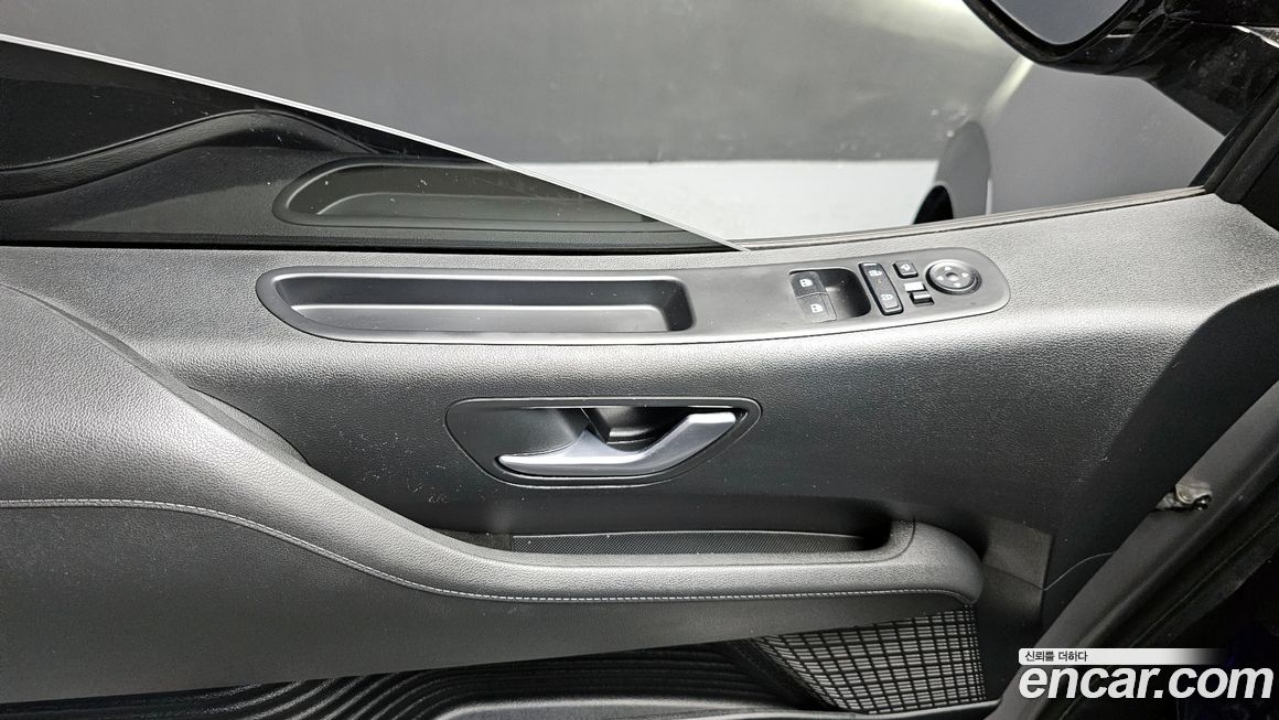 Hyundai Staria 2025
