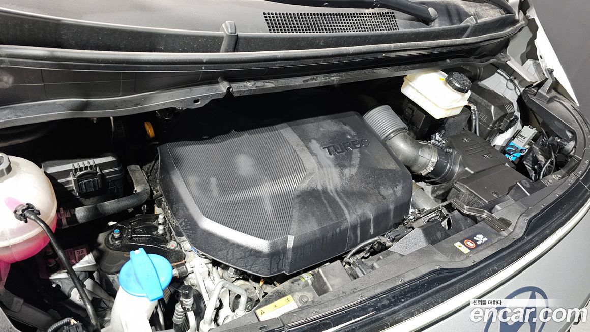 Hyundai Staria 2025