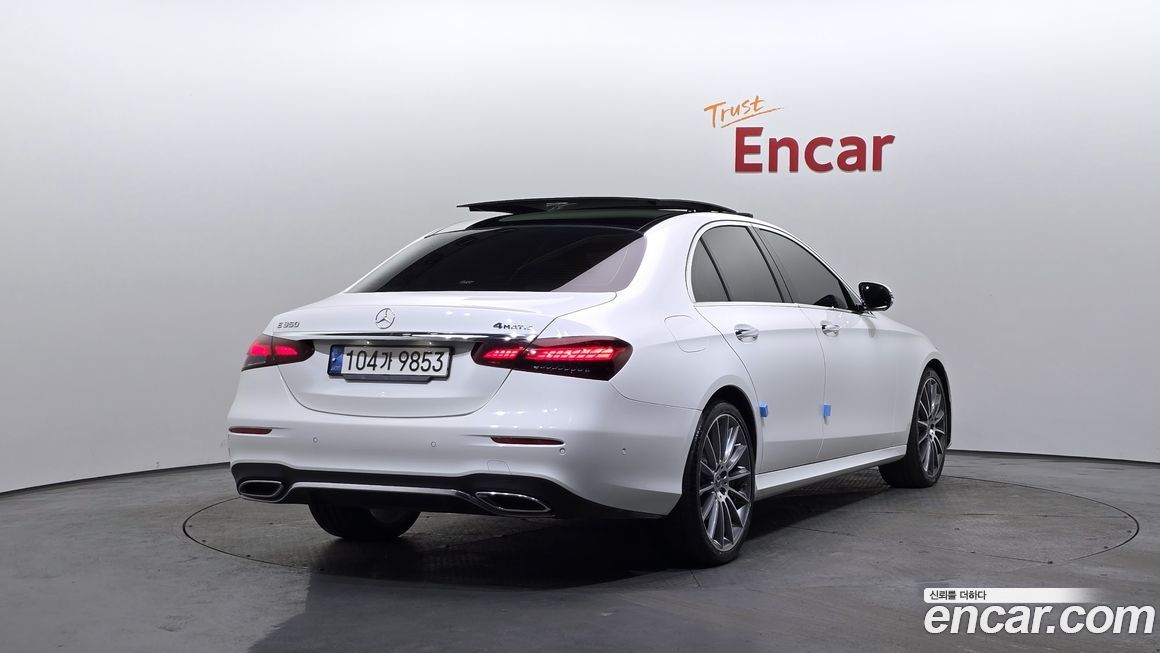 Mercedes-Benz E-Class 2021