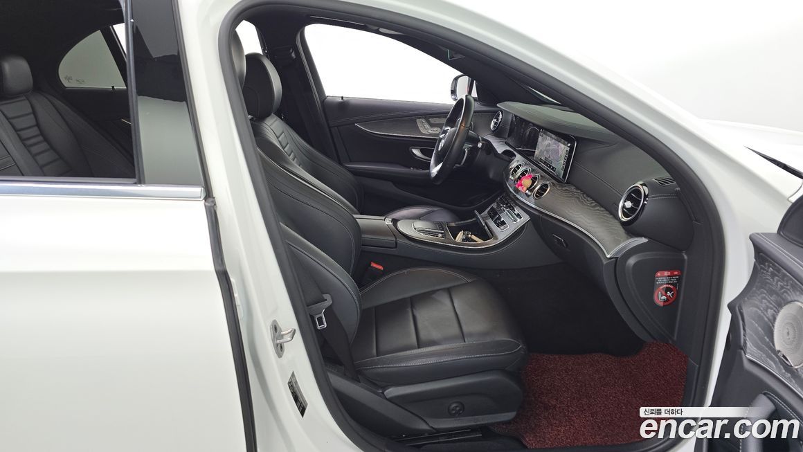 Mercedes-Benz E-Class 2021