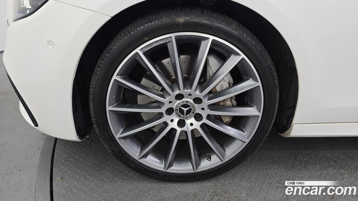 Mercedes-Benz E-Class 2021