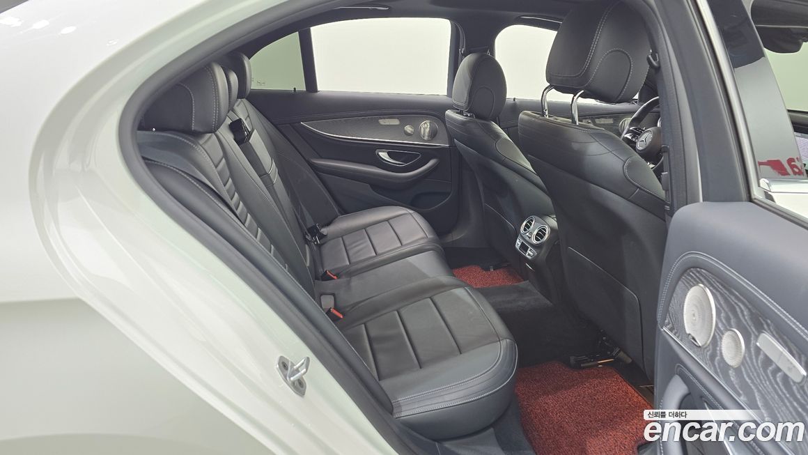 Mercedes-Benz E-Class 2021