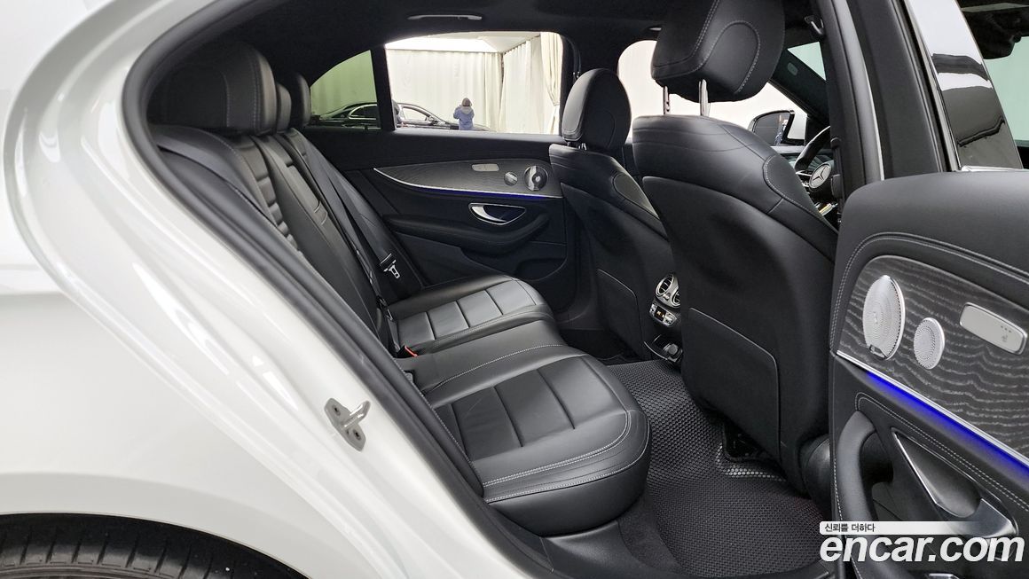 Mercedes-Benz E-Class 2021